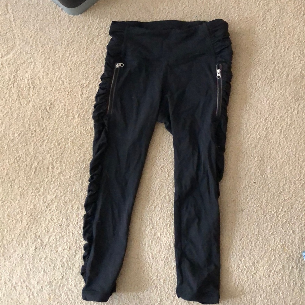 Lululemon capris with ruching detail on sides